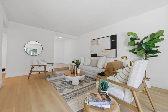 8067 Caminito Mallorca, La Jolla, CA 92037