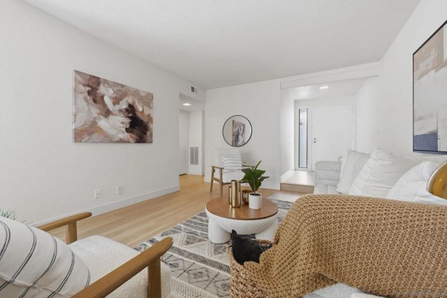 8067 Caminito Mallorca, La Jolla, CA 92037