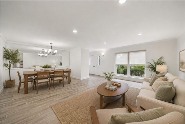 6434 Burgoyne Road 109, Houston, TX 77057