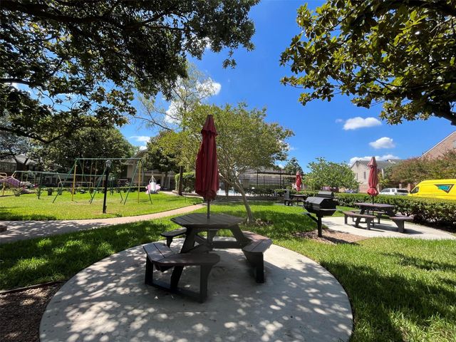 6434 Burgoyne Road 109, Houston, TX 77057