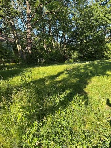 6821 Walrond Avenue, Kansas City, MO 64132