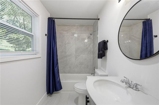 6995 Lakeside Place, Gainesville, GA 30506