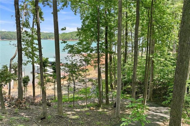 6995 Lakeside Place, Gainesville, GA 30506