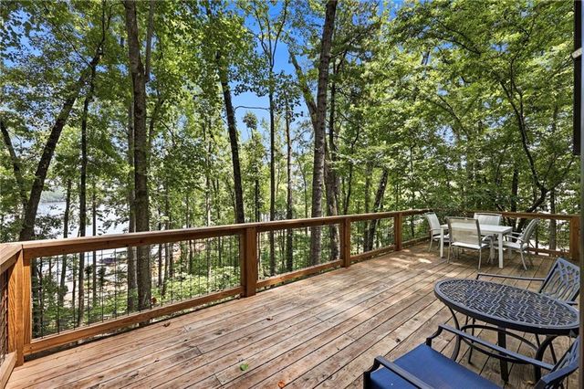 6995 Lakeside Place, Gainesville, GA 30506