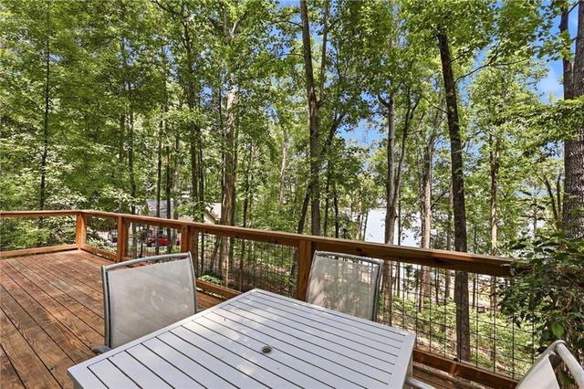 6995 Lakeside Place, Gainesville, GA 30506