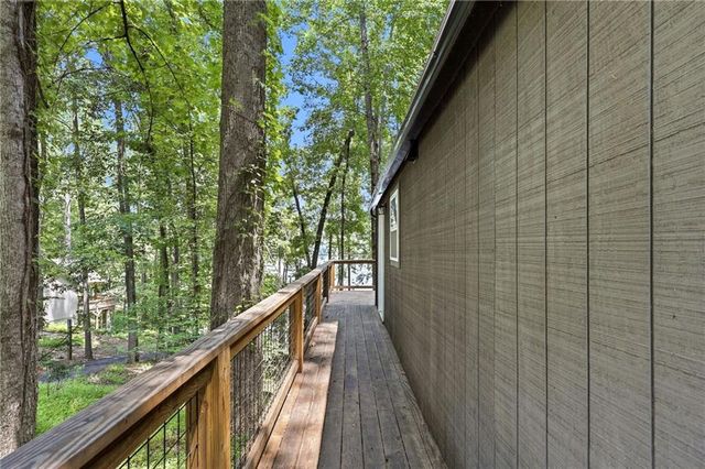 6995 Lakeside Place, Gainesville, GA 30506