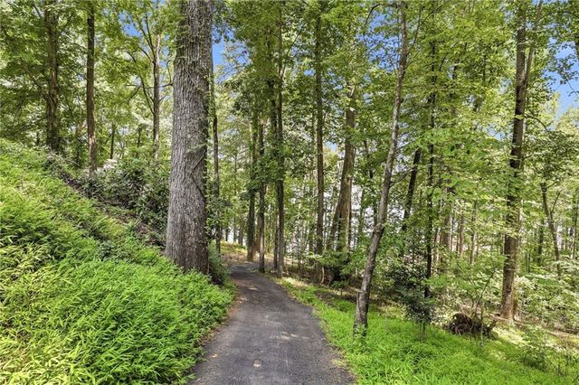 6995 Lakeside Place, Gainesville, GA 30506