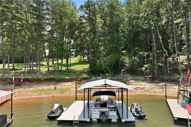 6995 Lakeside Place, Gainesville, GA 30506