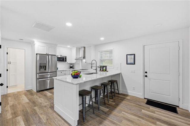6995 Lakeside Place, Gainesville, GA 30506