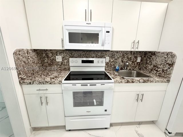 931 SW 82nd Ave 3, Miami, FL 33144