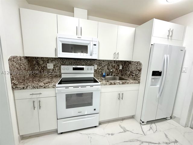 931 SW 82nd Ave 3, Miami, FL 33144