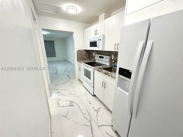 931 SW 82nd Ave 3, Miami, FL 33144
