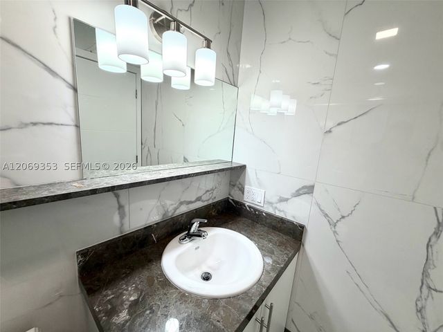 931 SW 82nd Ave 3, Miami, FL 33144