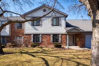 1631 W Partridge Court 8, Arlington Heights, IL 60004