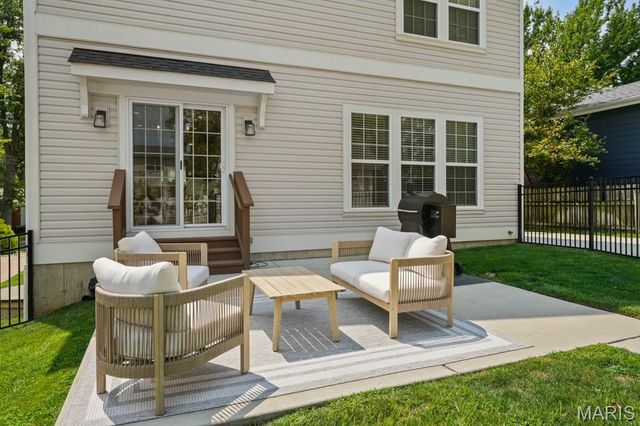 865 Fuhrmann Terrace, Glendale, MO 63122