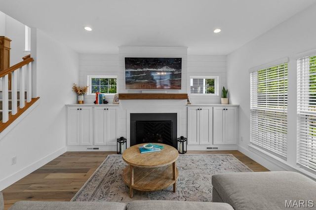 865 Fuhrmann Terrace, Glendale, MO 63122