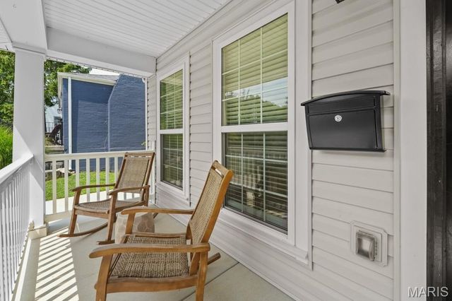 865 Fuhrmann Terrace, Glendale, MO 63122