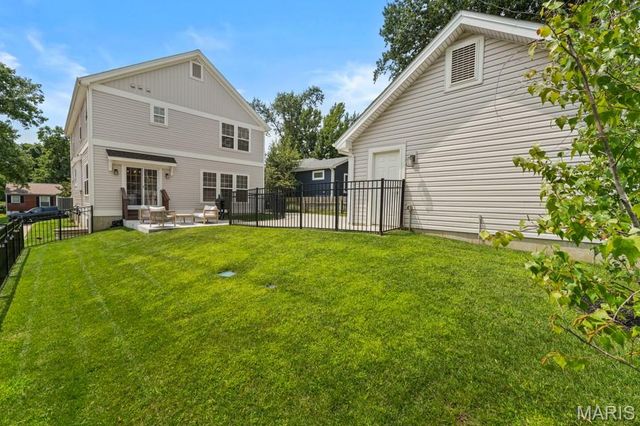 865 Fuhrmann Terrace, Glendale, MO 63122