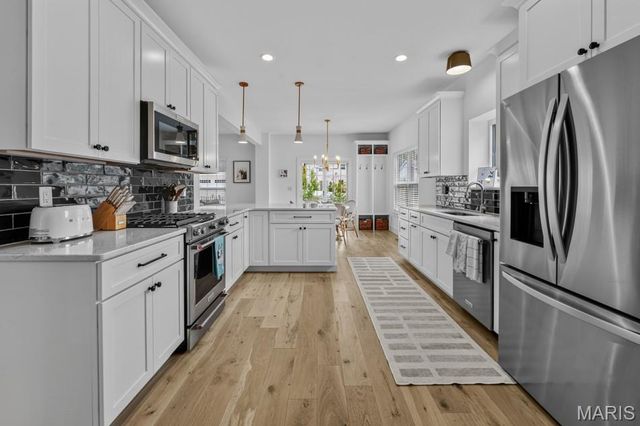 865 Fuhrmann Terrace, Glendale, MO 63122