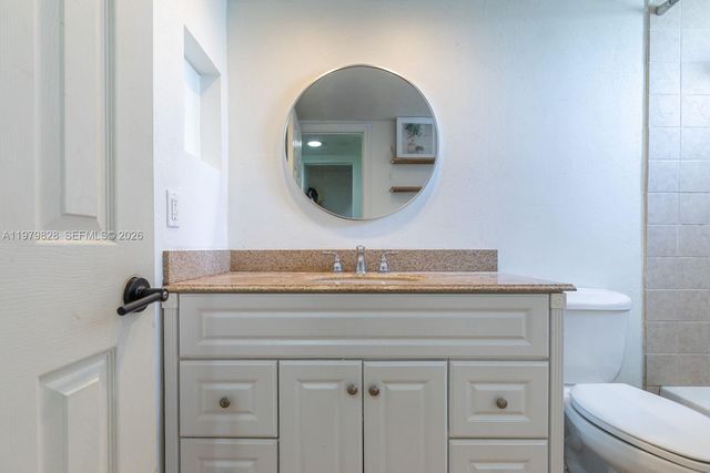 6884 N Kendall Dr C401, Pinecrest, FL 33156