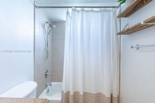 6884 N Kendall Dr C401, Pinecrest, FL 33156