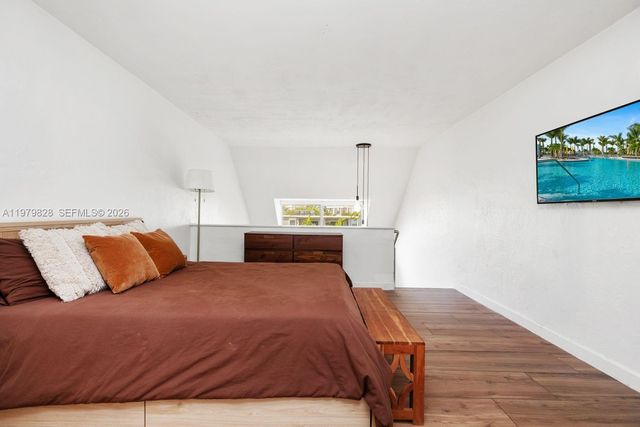 6884 N Kendall Dr C401, Pinecrest, FL 33156