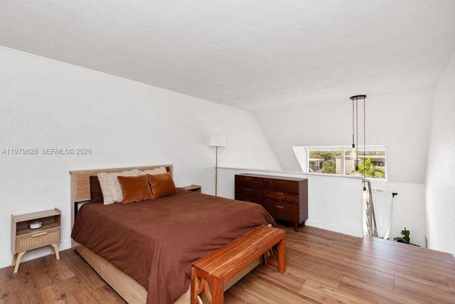 6884 N Kendall Dr C401, Pinecrest, FL 33156