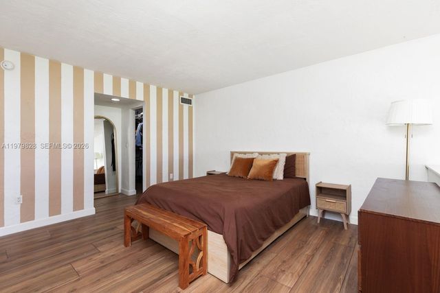 6884 N Kendall Dr C401, Pinecrest, FL 33156