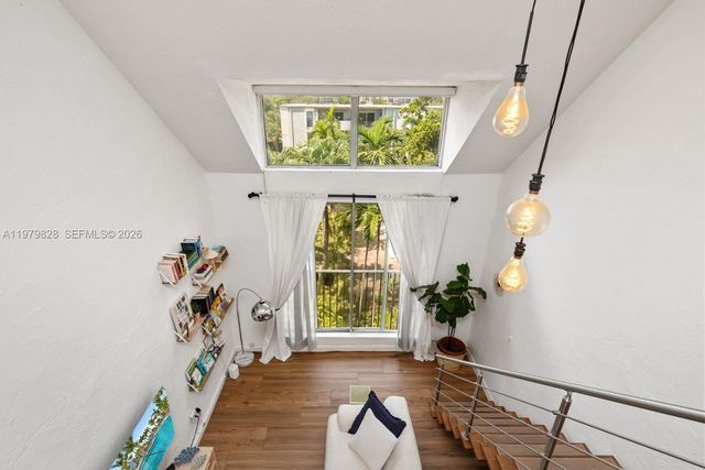 6884 N Kendall Dr C401, Pinecrest, FL 33156