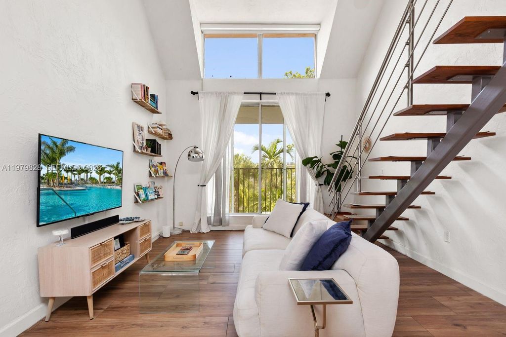 6884 N Kendall Dr C401, Pinecrest, FL 33156