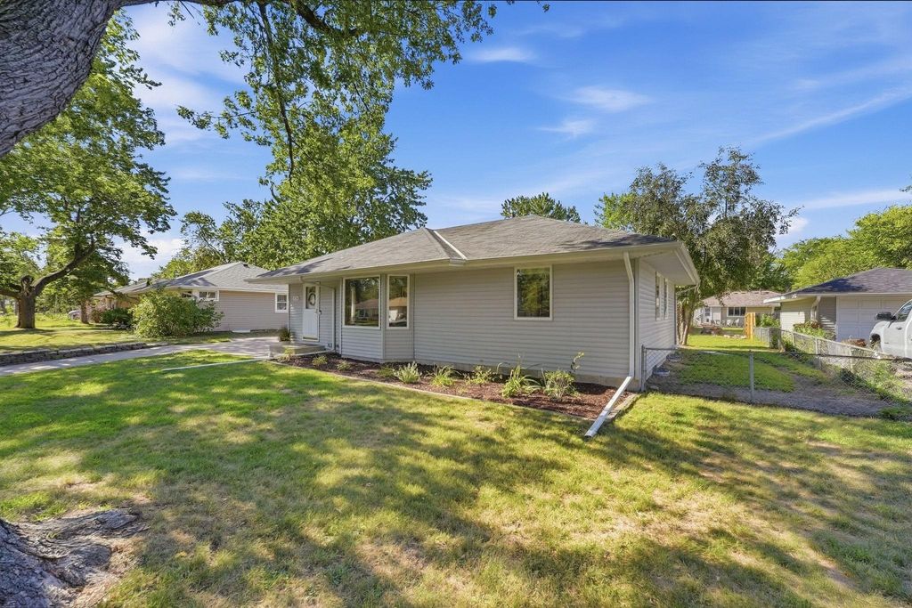11724 NW Larch Street NW, Coon Rapids, MN 55448 — photo 3