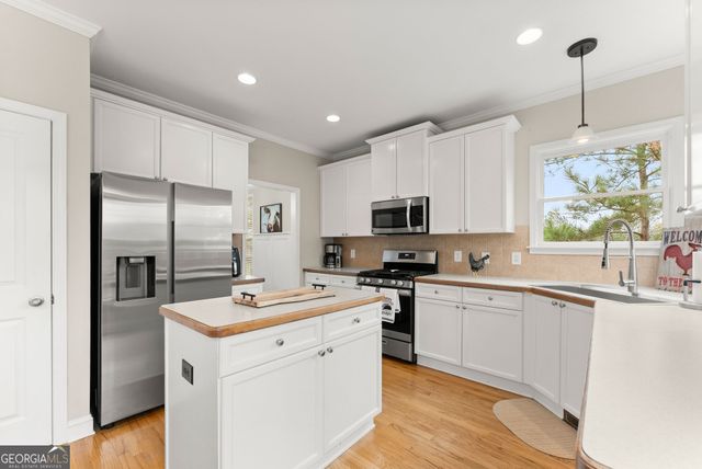 5987 Wellington Ave, Gainesville, GA 30506