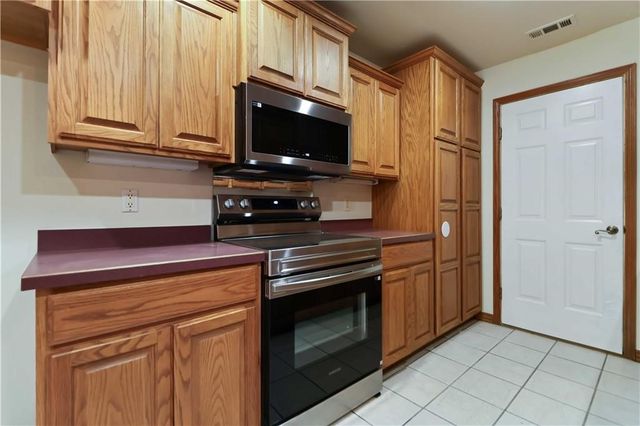 2915 E Sterling Court, Fayetteville, AR 72703