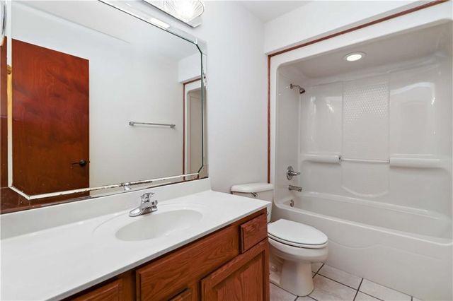 2915 E Sterling Court, Fayetteville, AR 72703