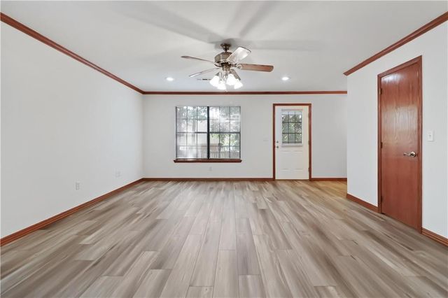 2915 E Sterling Court, Fayetteville, AR 72703