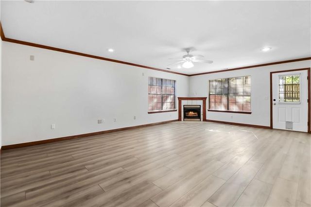 2915 E Sterling Court, Fayetteville, AR 72703