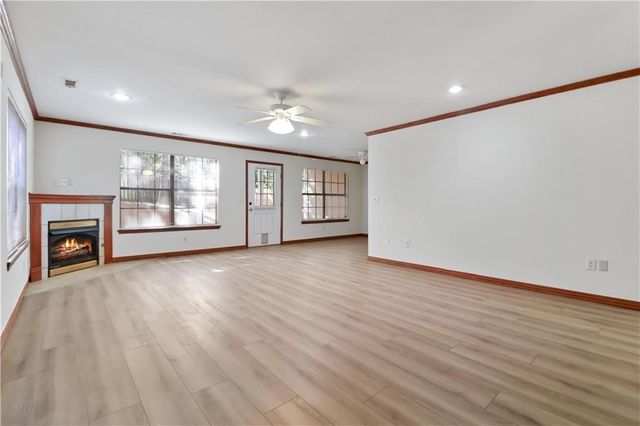 2915 E Sterling Court, Fayetteville, AR 72703