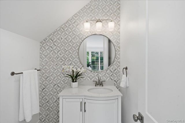 96 Shadyside Avenue, Port Washington, NY 11050