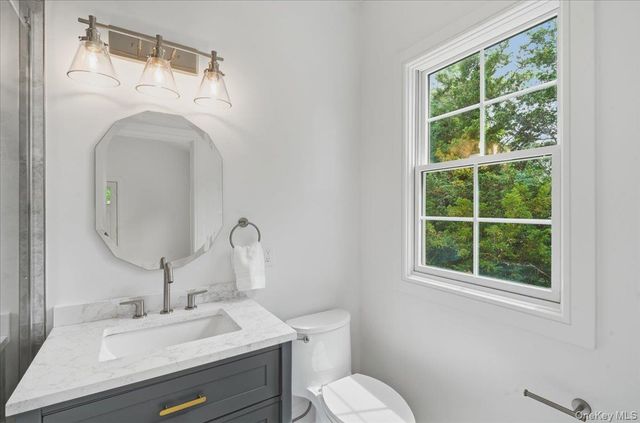 96 Shadyside Avenue, Port Washington, NY 11050