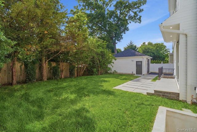 96 Shadyside Avenue, Port Washington, NY 11050