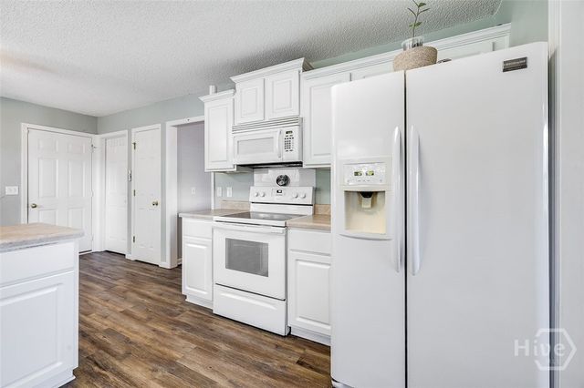 507 Cobblestone Circle, Bloomingdale, GA 31302