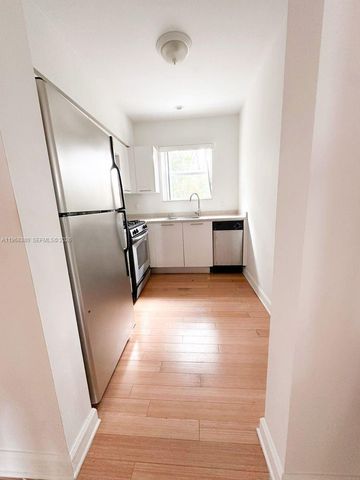 8000 NE Bayshore Ct 106, Miami, FL 33138