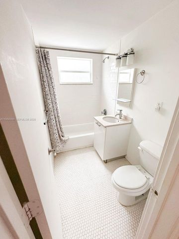 8000 NE Bayshore Ct 106, Miami, FL 33138