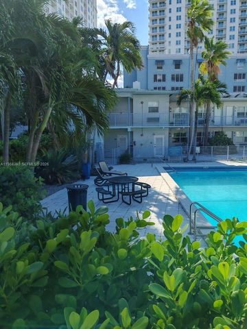 8000 NE Bayshore Ct 106, Miami, FL 33138