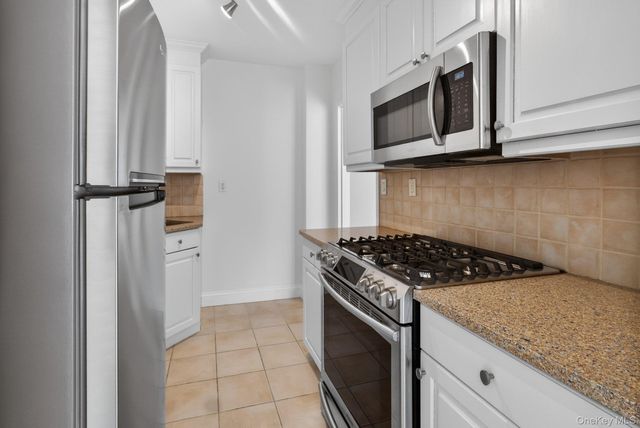 177 E Hartsdale Avenue 3L, Hartsdale, NY 10530