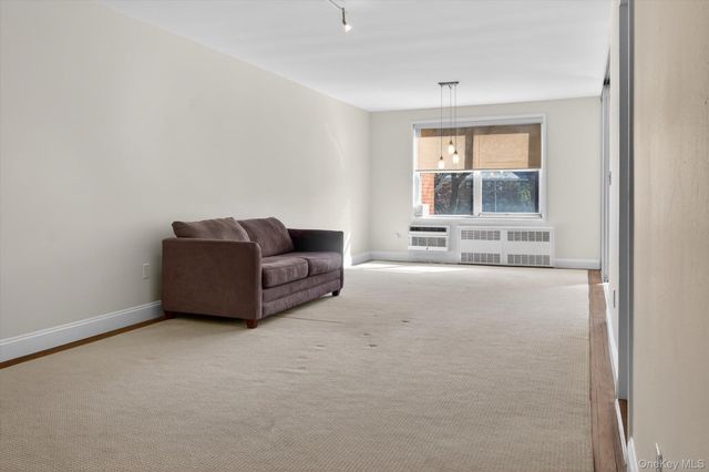 177 E Hartsdale Avenue 3L, Hartsdale, NY 10530