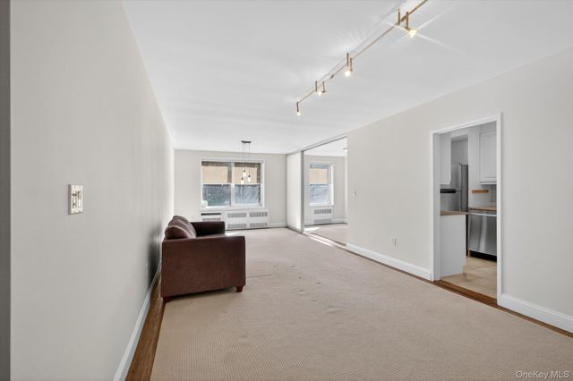 177 E Hartsdale Avenue 3L, Hartsdale, NY 10530