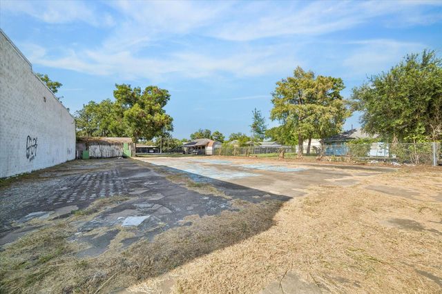 7003 Lyons Avenue, Houston, TX 77020