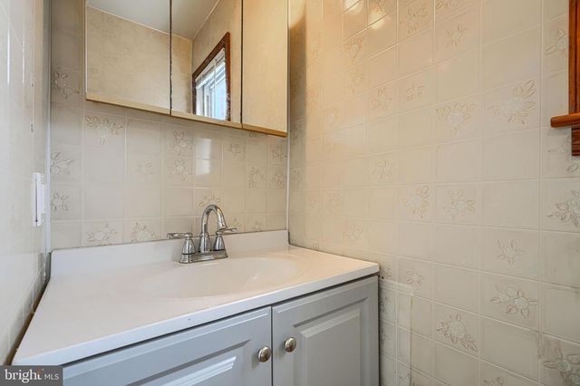 7114 GREENWOOD AVE, Baltimore, MD 21206