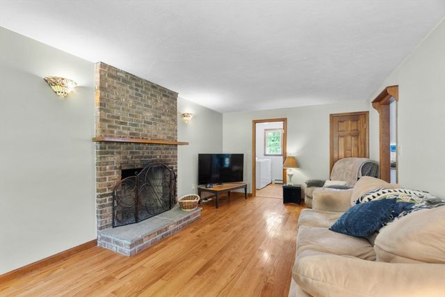 3 Pudding Street, Uxbridge, MA 01569